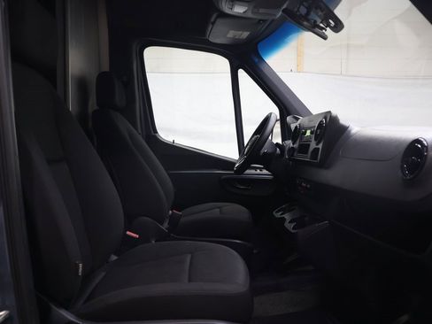 Used 2019 Mercedes-Benz Sprinter 144 image 10