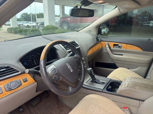 Used 2011 Lincoln MKX 2WD w/ 101A Rapid Spec Order Code image 10