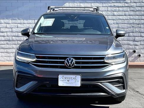 Used 2022 Volkswagen Tiguan SE w/ Panoramic Sunroof Package image 2