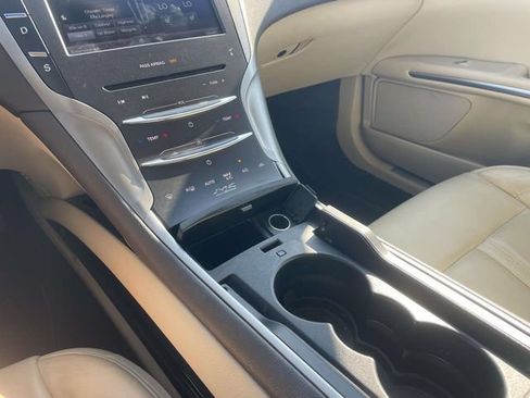 Used 2015 Lincoln MKZ w/ Equipment Group 101A Select FWD image 27