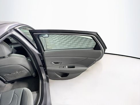 Used 2025 Hyundai Elantra SEL FWD image 30