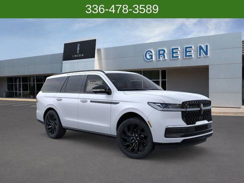 New 2025 Lincoln Navigator Reserve w/ Jet Appearance Package image 7