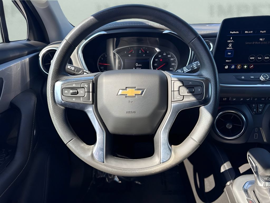 Used 2025 Chevrolet Blazer LT AWD/4WD image 12