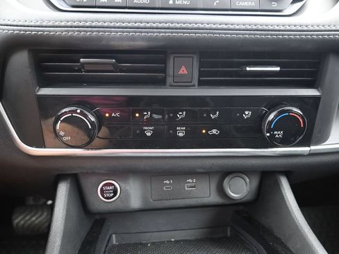Used 2023 Nissan Rogue S FWD image 17