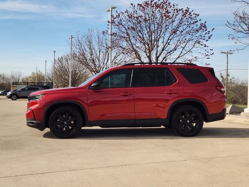 Certified 2025 Honda Pilot Black Edition image 4