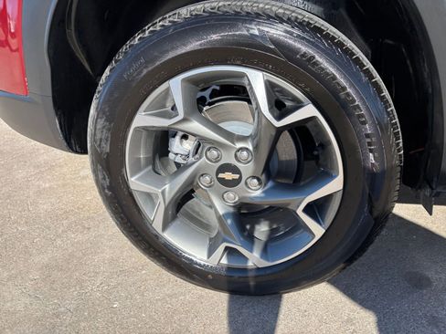Used 2025 Chevrolet Trax LT image 29