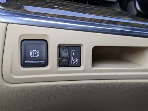 Used 2017 Cadillac XT5 FWD image 25