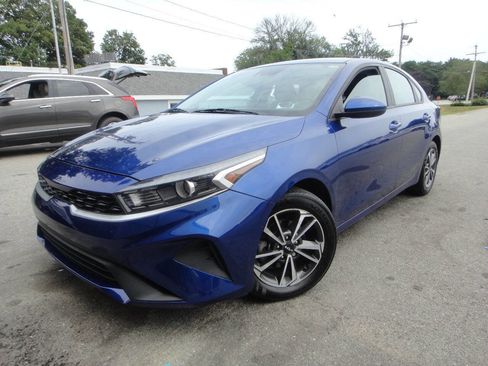 Used 2022 Kia Forte LXS image 1