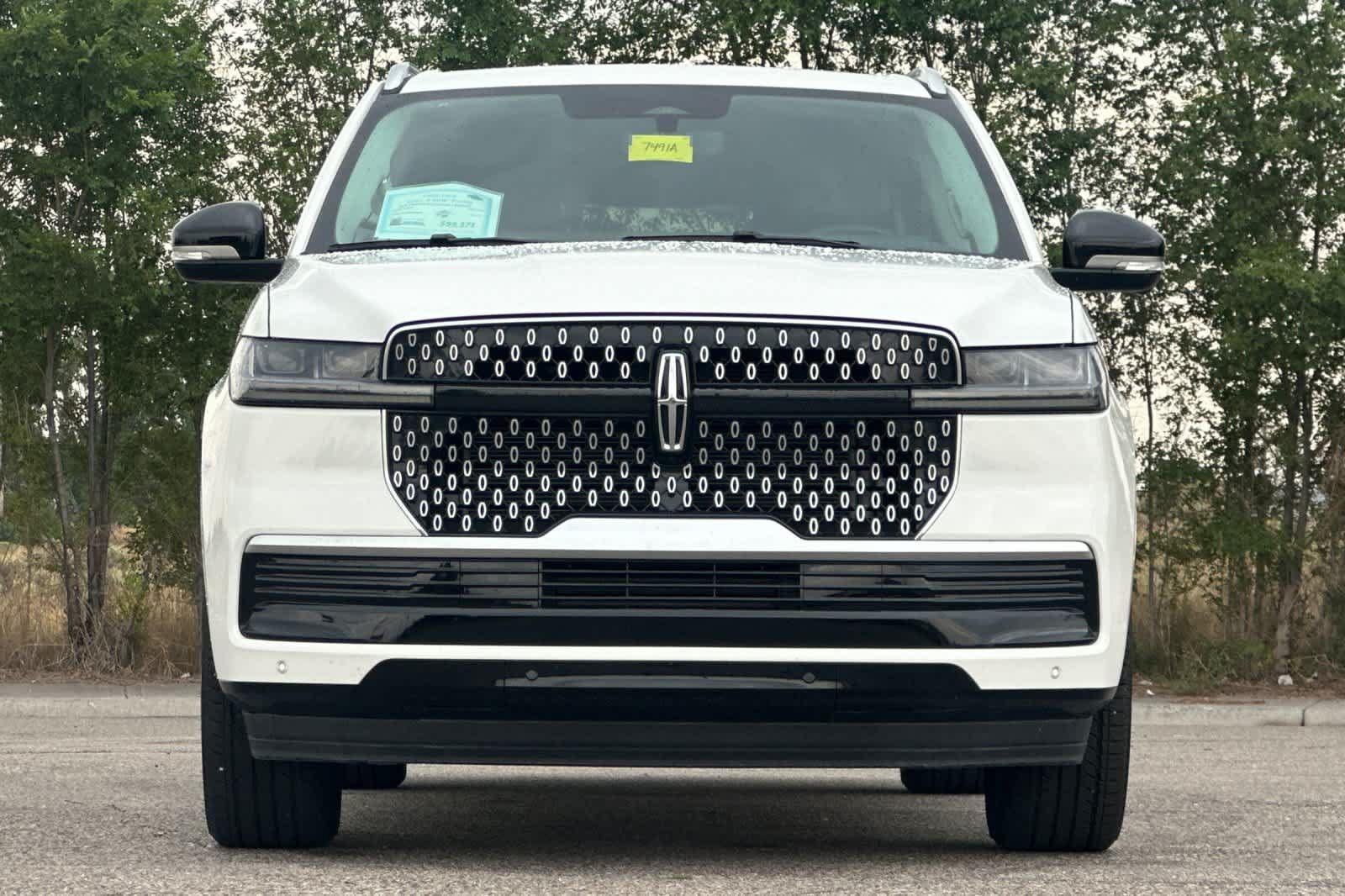 Used 2026 Lincoln Navigator L Reserve AWD/4WD image 10