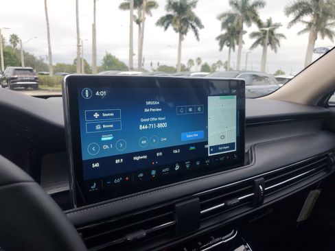 New 2025 Lincoln Corsair FWD image 12