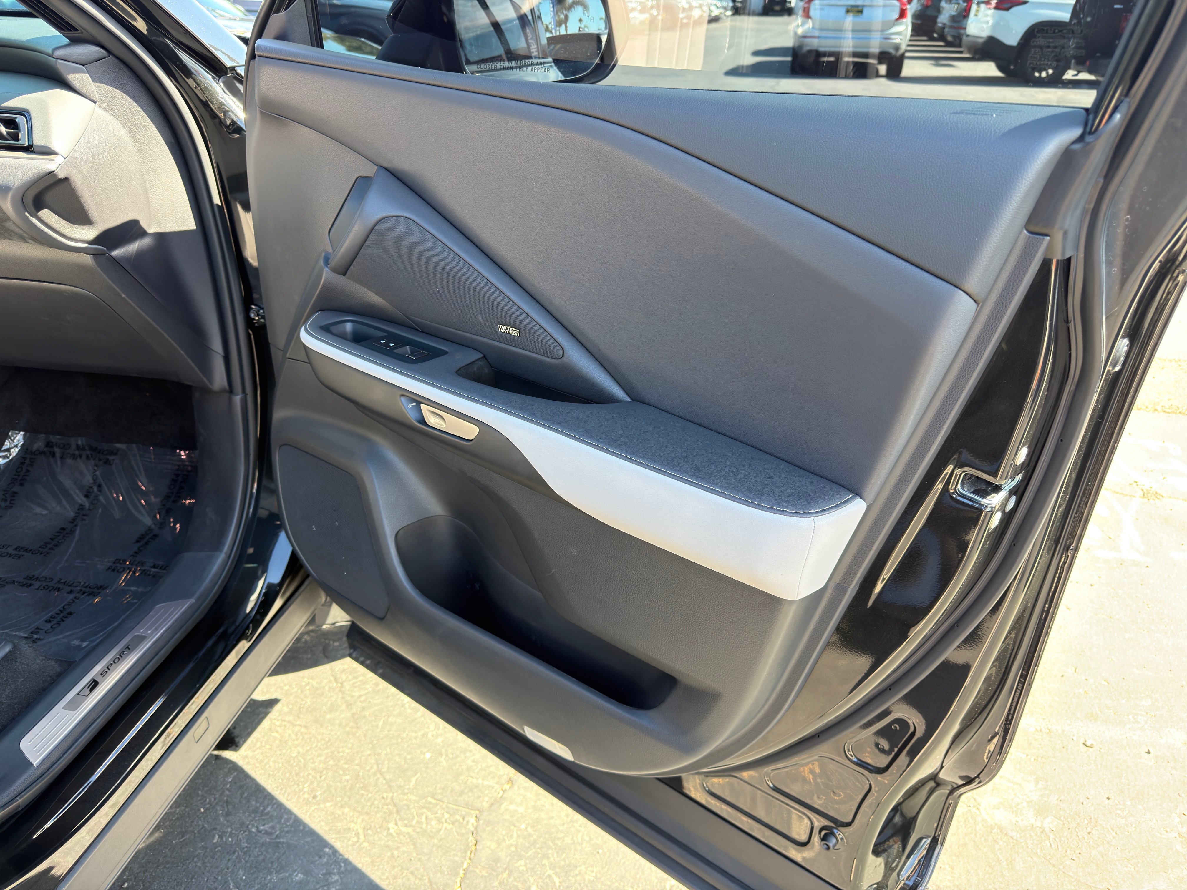 Used 2025 Lexus TX 500h AWD w/ Technology Package image 11