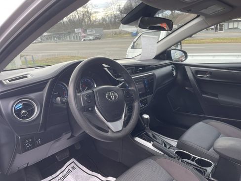 Used 2018 Toyota Corolla L image 9