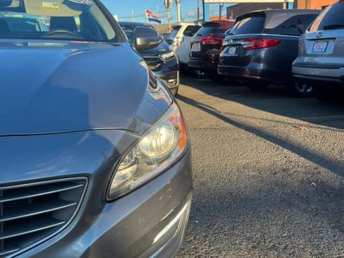 Used 2017 Volvo S60 T5 Inscription w/ Convenience Package image 4