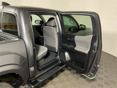 Used 2022 Toyota Tacoma SR image 29