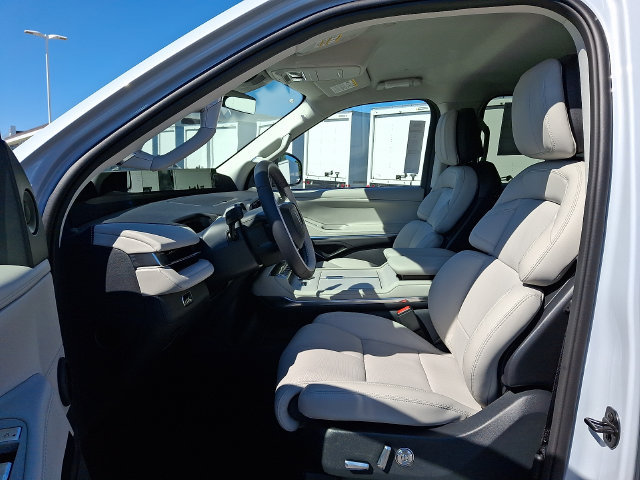 New 2026 Lincoln Navigator Premiere AWD/4WD image 6