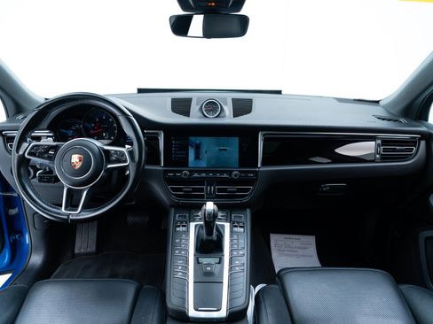 Certified 2021 Porsche Macan image 31