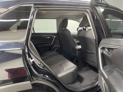 Used 2021 Toyota RAV4 XLE image 21