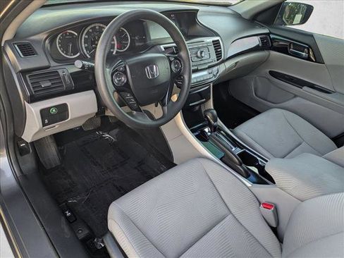 Used 2017 Honda Accord LX image 10