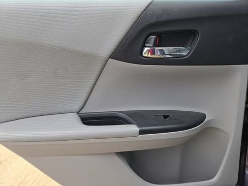 Used 2015 Honda Accord LX image 17