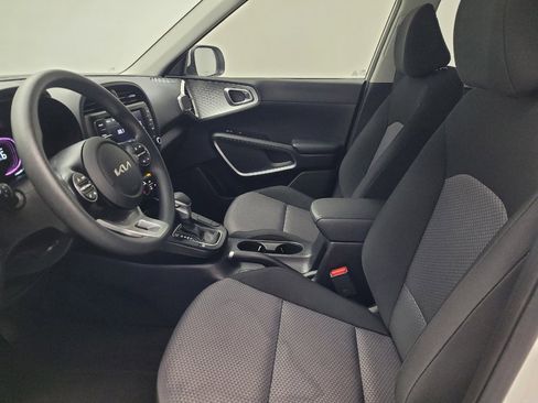 Used 2025 Kia Soul LX w/ LX Technology Package image 17