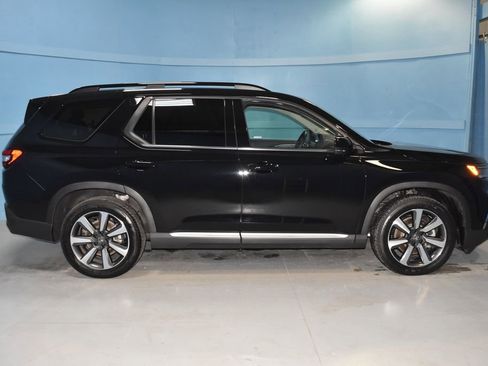 Used 2025 Honda Pilot Elite image 25