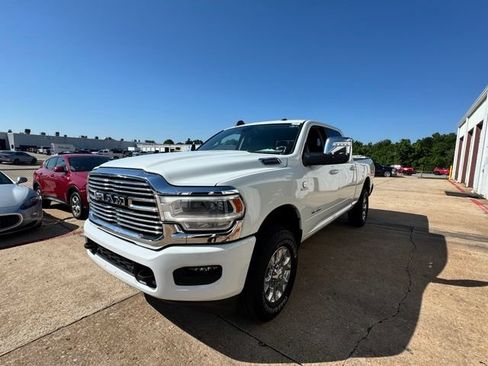 Used 2024 RAM 2500 Laramie AWD/4WD image 9
