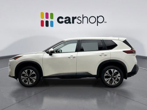 Used 2023 Nissan Rogue SV image 2
