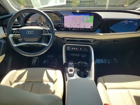 Certified 2025 Audi Q5 Premium w/ Convenience Package image 2