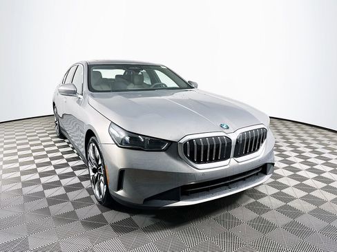 New 2026 BMW 530i xDrive image 2
