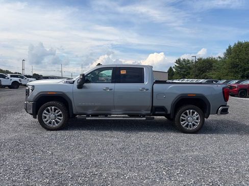 Used 2024 GMC Sierra 2500 SLE w/ SLE Value Package AWD/4WD image 5