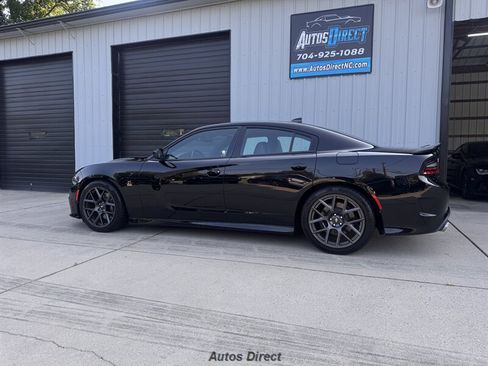 Used 2019 Dodge Charger Scat Pack w/ Plus Group RWD image 4