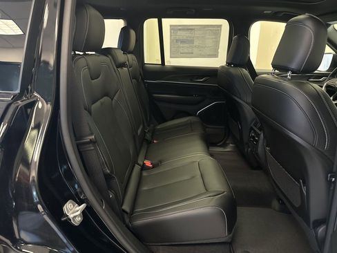 New 2026 Jeep Grand Cherokee Limited AWD/4WD image 38