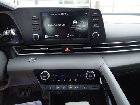 Used 2023 Hyundai Elantra Blue FWD image 19