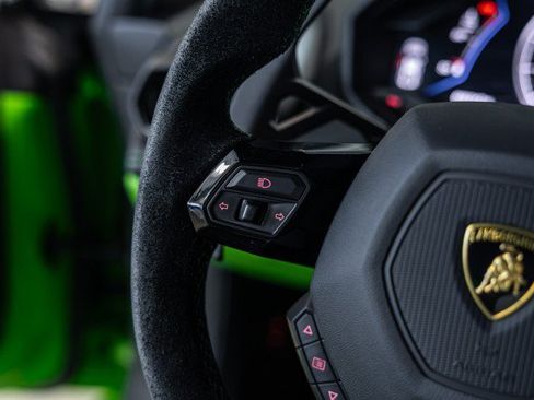 Used 2022 Lamborghini Huracan EVO RWD image 37