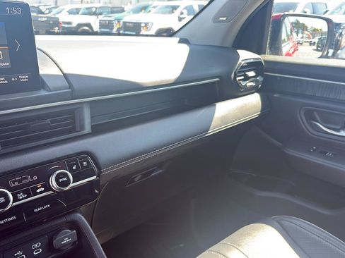 Used 2025 Honda Pilot Elite image 28