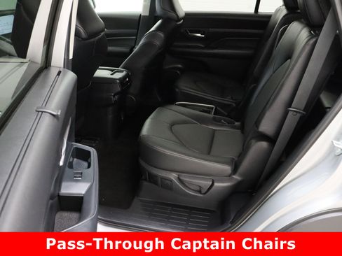Used 2025 Toyota Grand Highlander FWD image 29