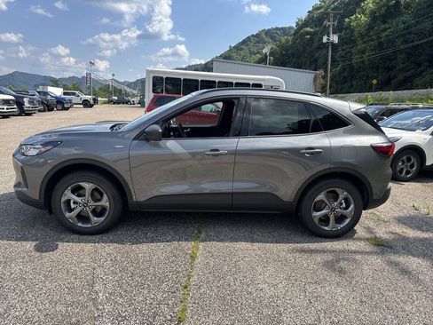 New 2025 Ford Escape ST-Line w/ Tech Pack #1 AWD/4WD image 11