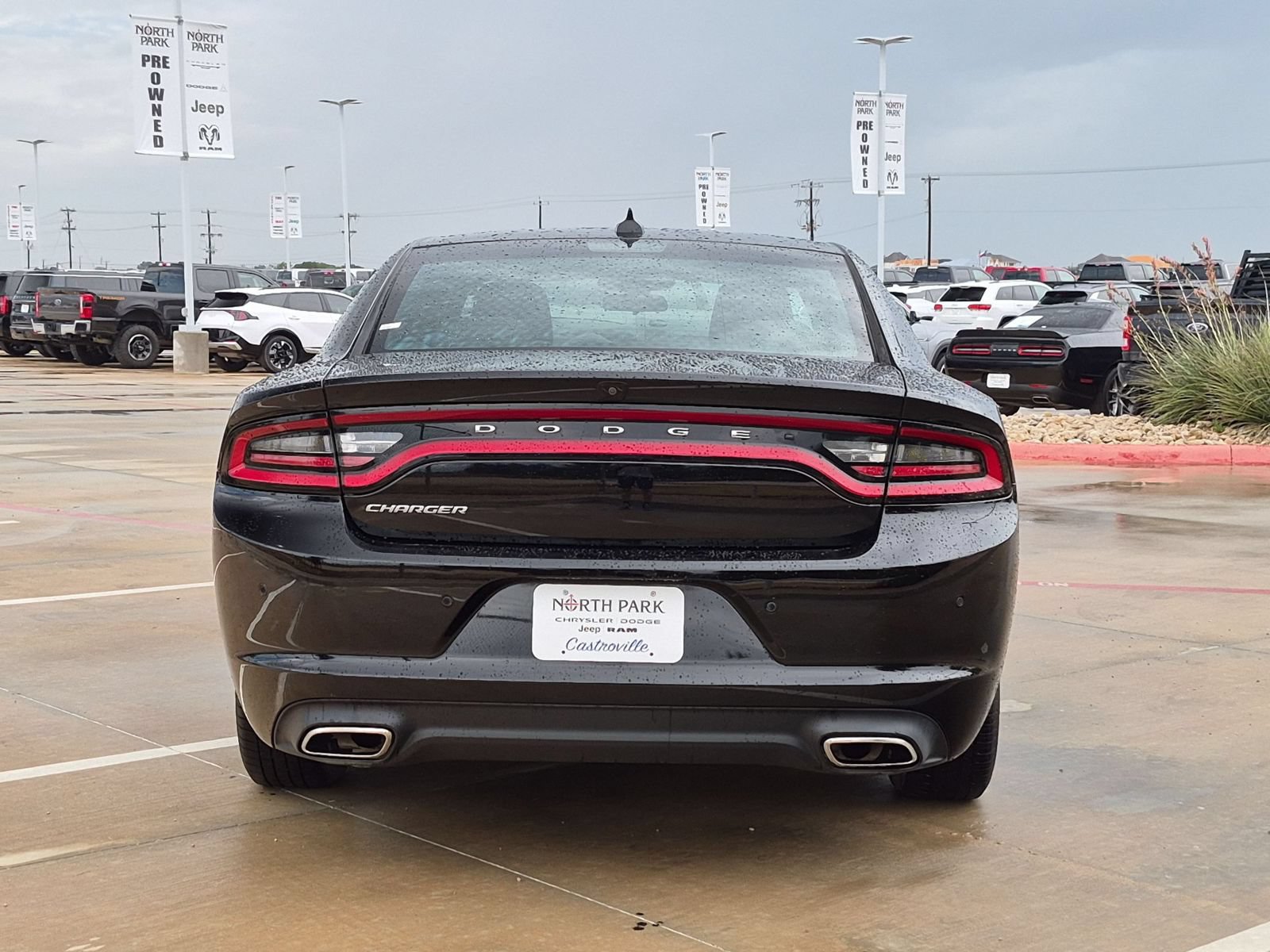 Used 2023 Dodge Charger SXT RWD image 4