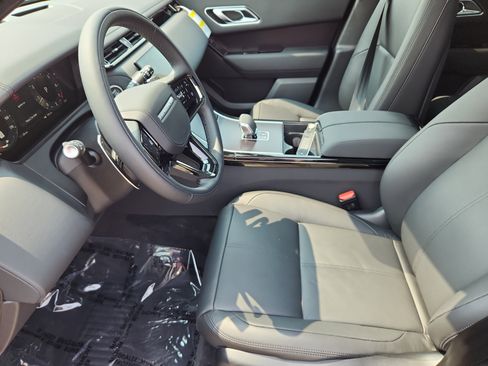 New 2026 Land Rover Range Rover Velar Dynamic SE image 23