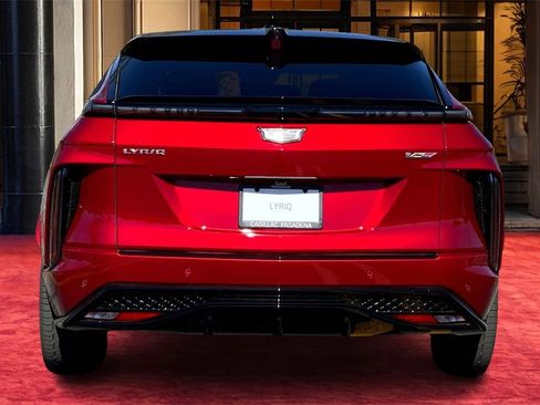 New 2026 Cadillac Lyriq V image 5