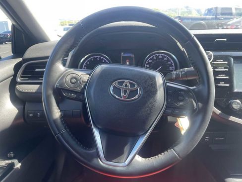 Used 2019 Toyota Camry SE image 11