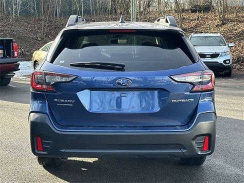 Used 2022 Subaru Outback Premium image 4
