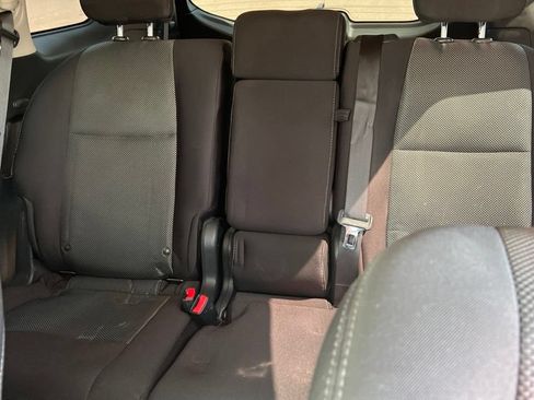 Used 2020 Nissan Pathfinder S FWD image 3