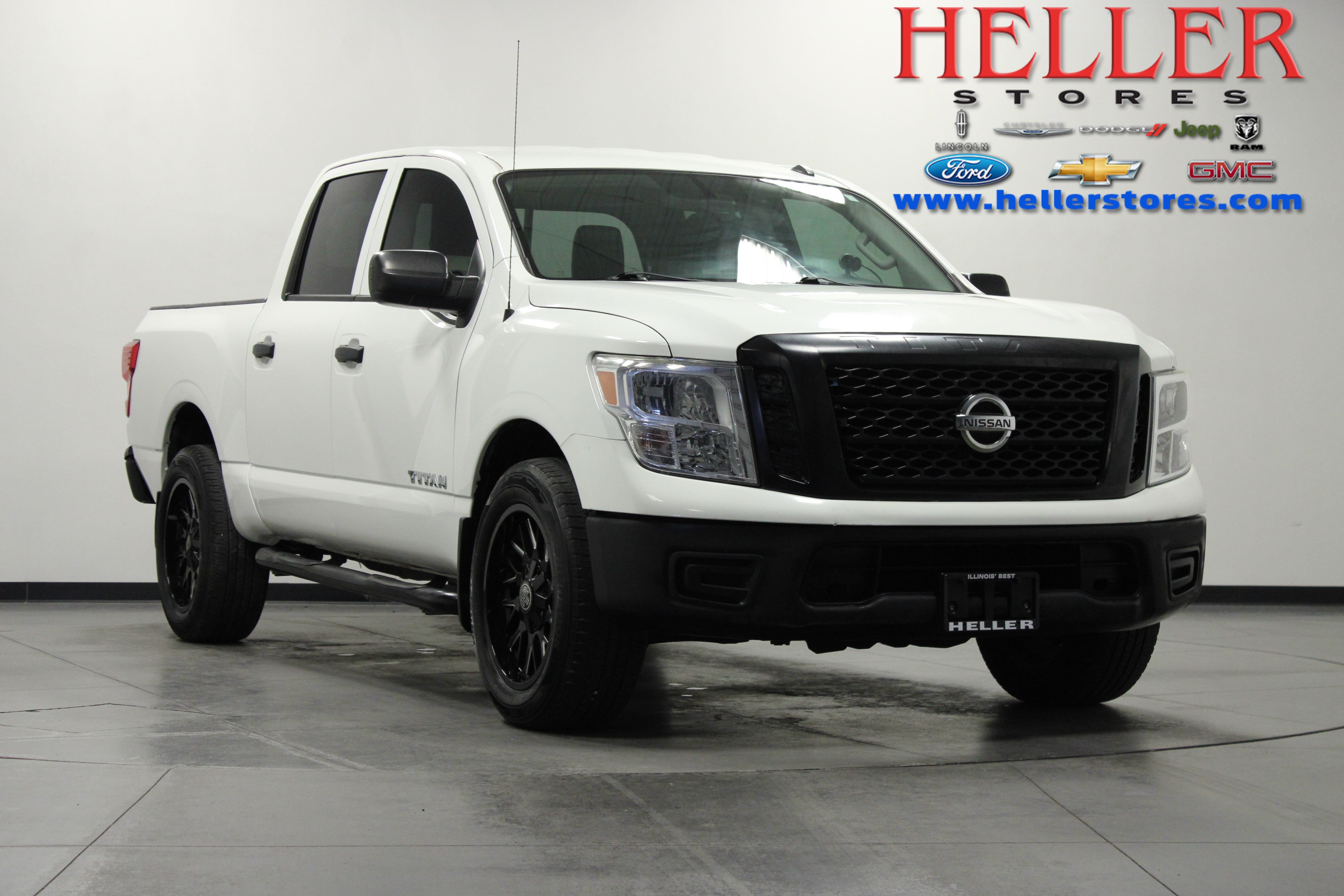 Used 2019 Nissan Titan S AWD/4WD image 1