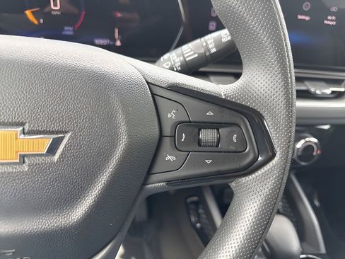 Used 2025 Chevrolet TrailBlazer LT FWD image 16