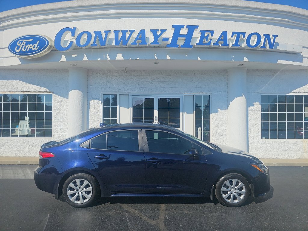 Used 2025 Toyota Corolla LE FWD image 1