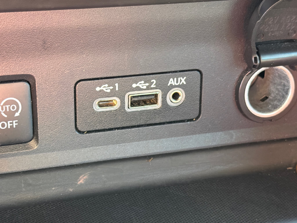 Used 2024 Nissan Sentra SV FWD image 30
