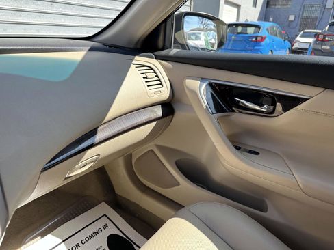 Used 2013 Nissan Altima 2.5 SL FWD image 24