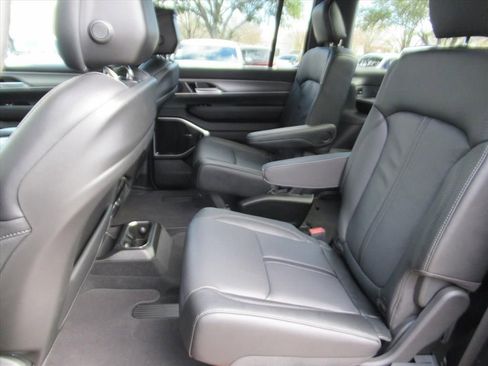 New 2026 Jeep Grand Wagoneer Limited image 33