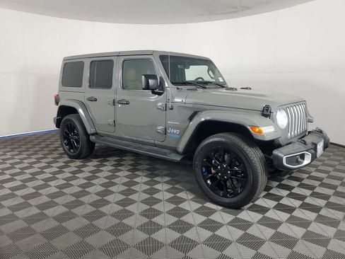 Used 2021 Jeep Wrangler Unlimited Sahara AWD/4WD image 2